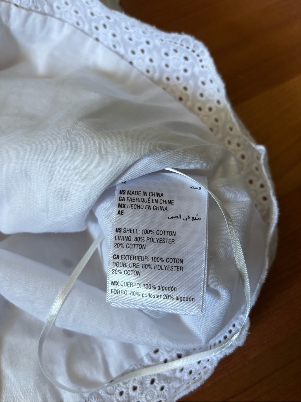 Women’s and now this White eyelet lace crop top size medium - Picture 5 of 5